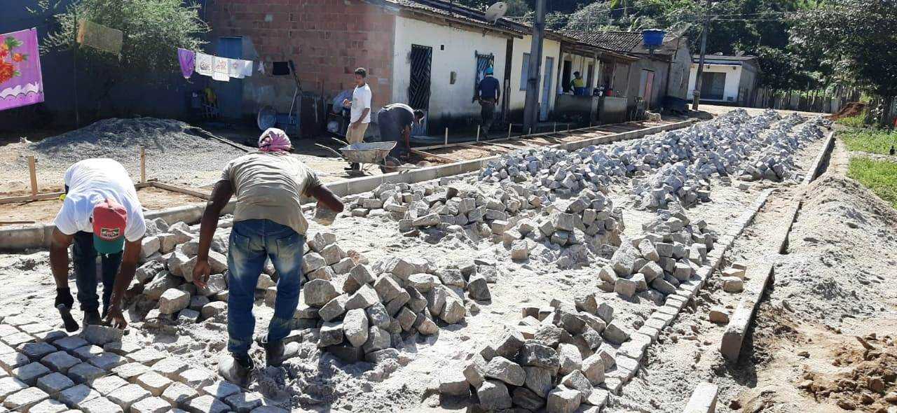 Camacã: Mais 2 ruas em fase de conclusão em São João do Panelinha